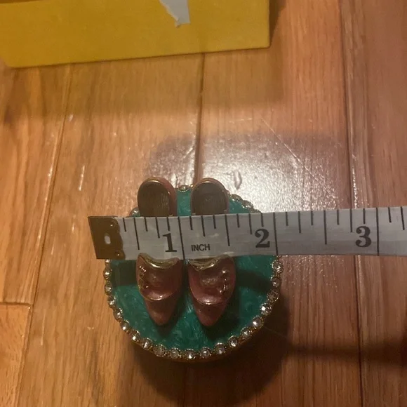 Green and Gold Decorative Trinket Box for keepsakes - Picture 8 of 10